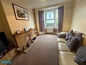 Sitting Room- click for photo gallery